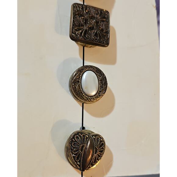 Vintage Button Covers Made in USA Nony New York Ornate Gold Tone Set of 5 - Picture 3 of 12